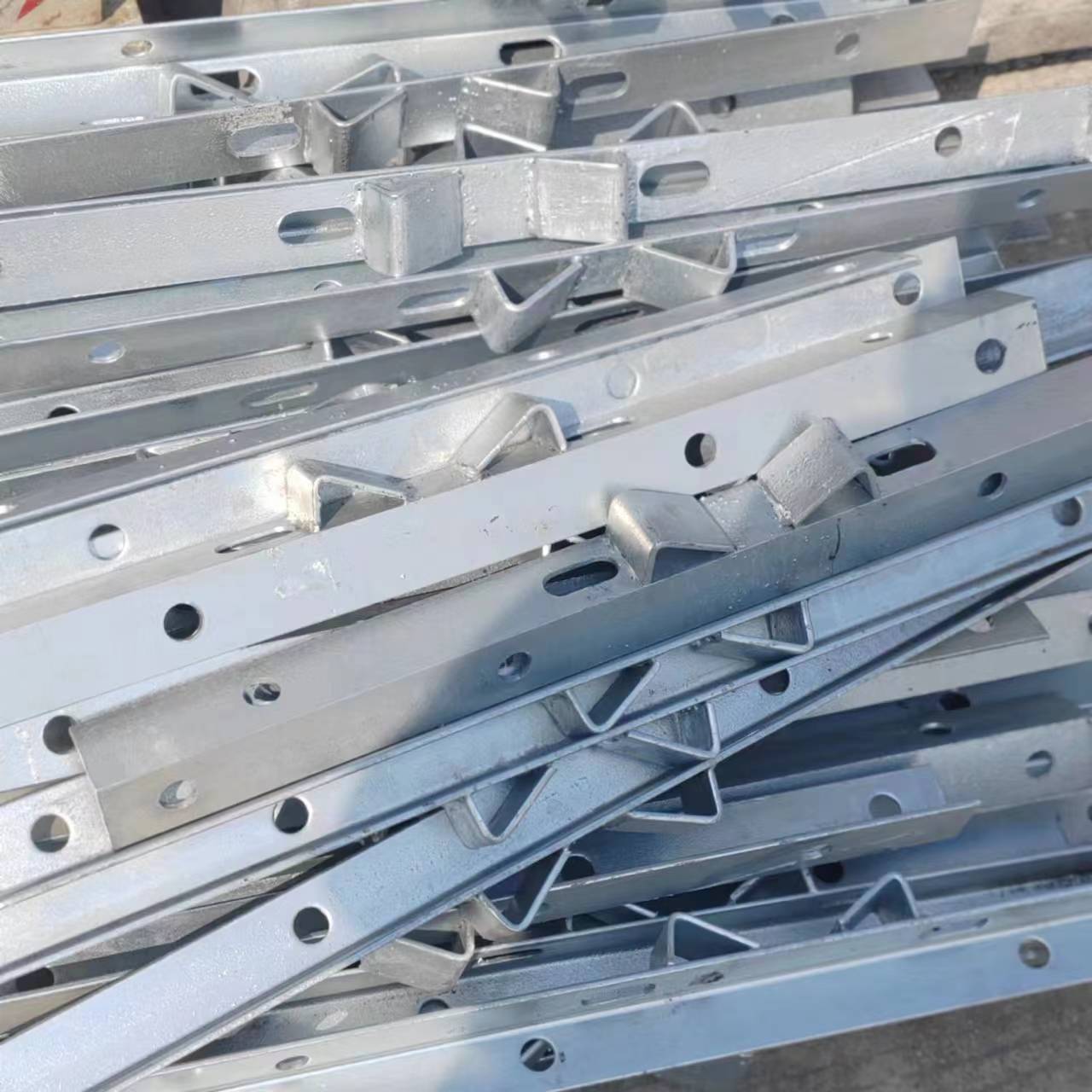 �������